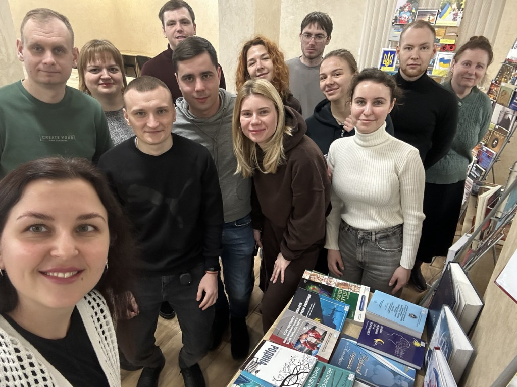 Міжнародний день дарування книг (International Book Giving Day).