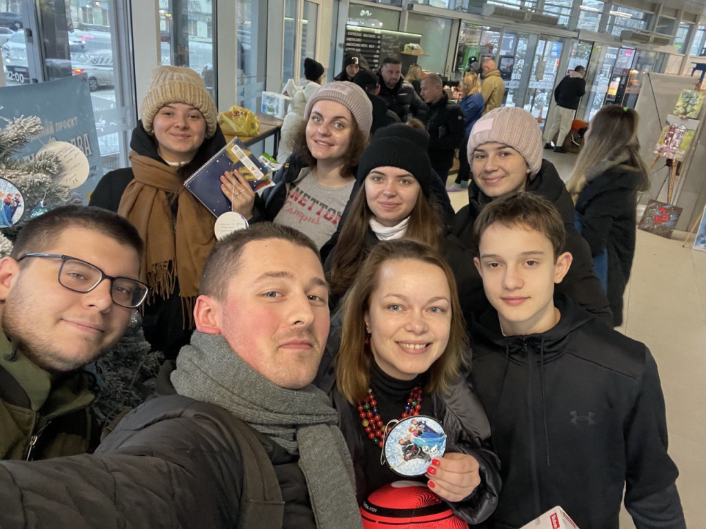 Подаруйте дітям казку!